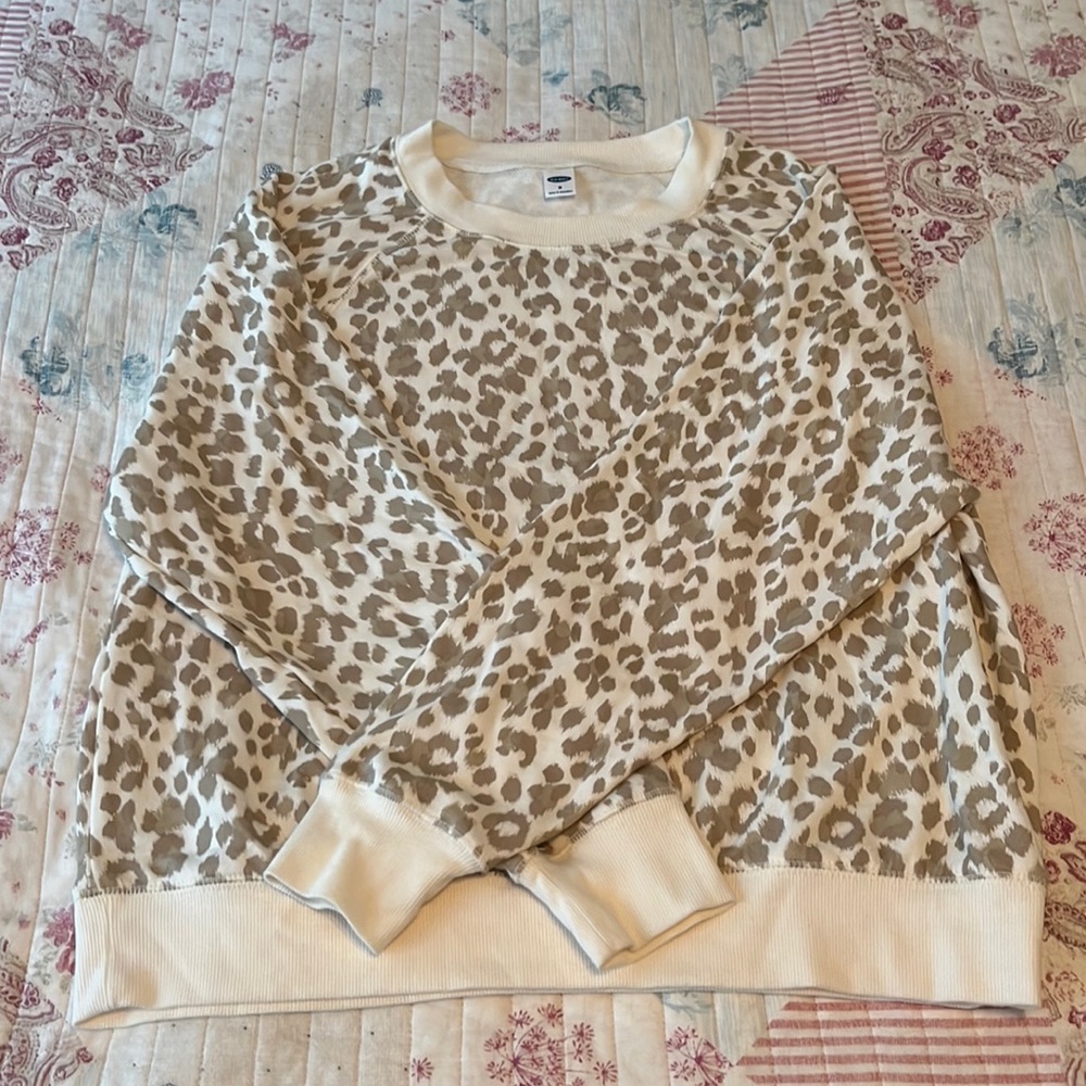 Old Navy tan leopard print sweatshirt